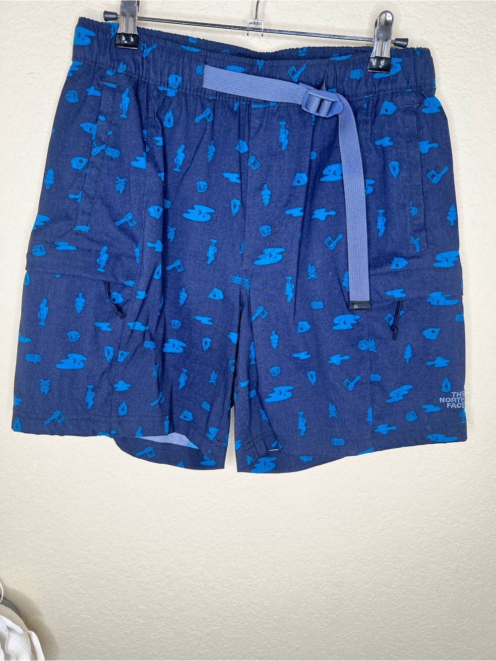 The North Face Class V Belted Shorts FlashDry Camp Print Blue NWT Size Small - Picture 4 of 13